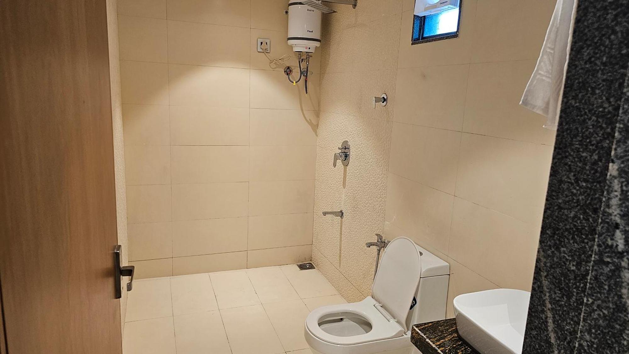 Rds Hotel Ahmedabad Exterior foto
